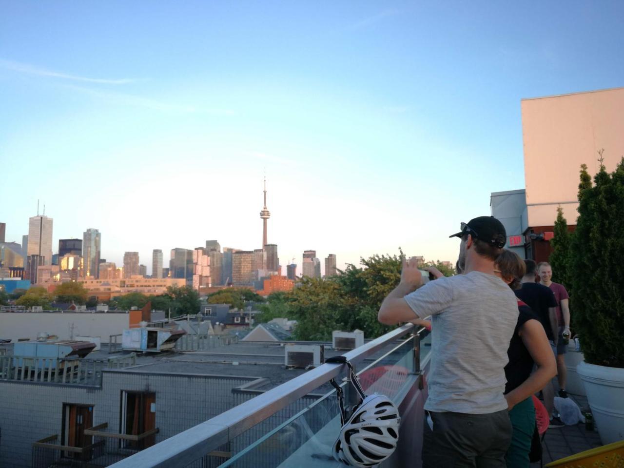 Planet Traveler Hostel Toronto Eksteriør bilde